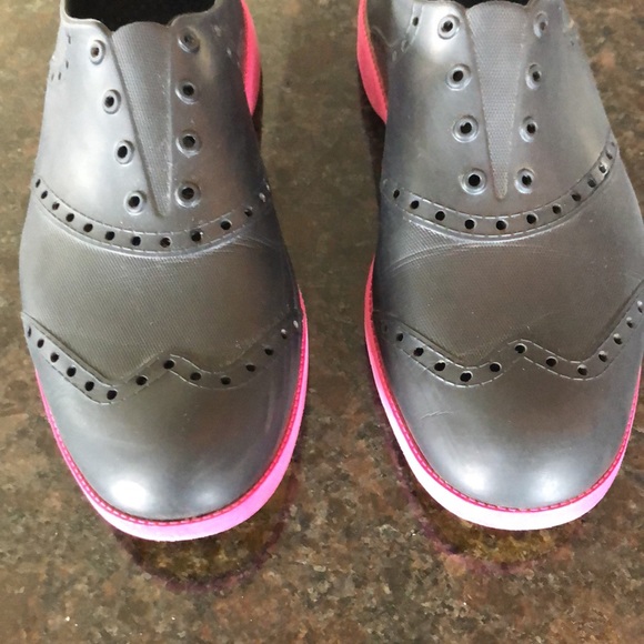 “Like New” Biion Shoes - Picture 3 of 6